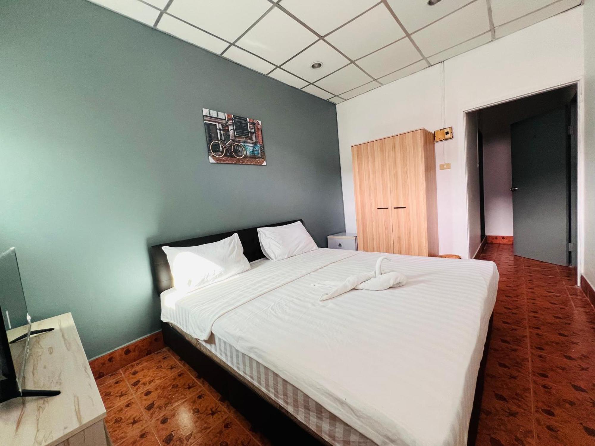 Patong Adventure Hostel Dış mekan fotoğraf