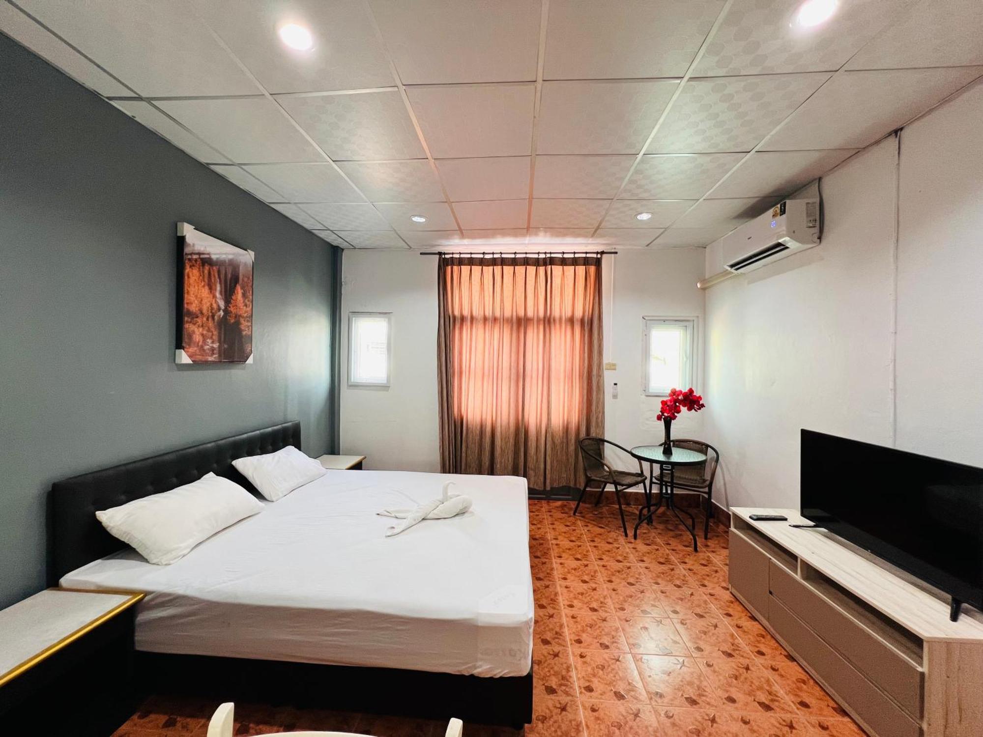 Patong Adventure Hostel Dış mekan fotoğraf