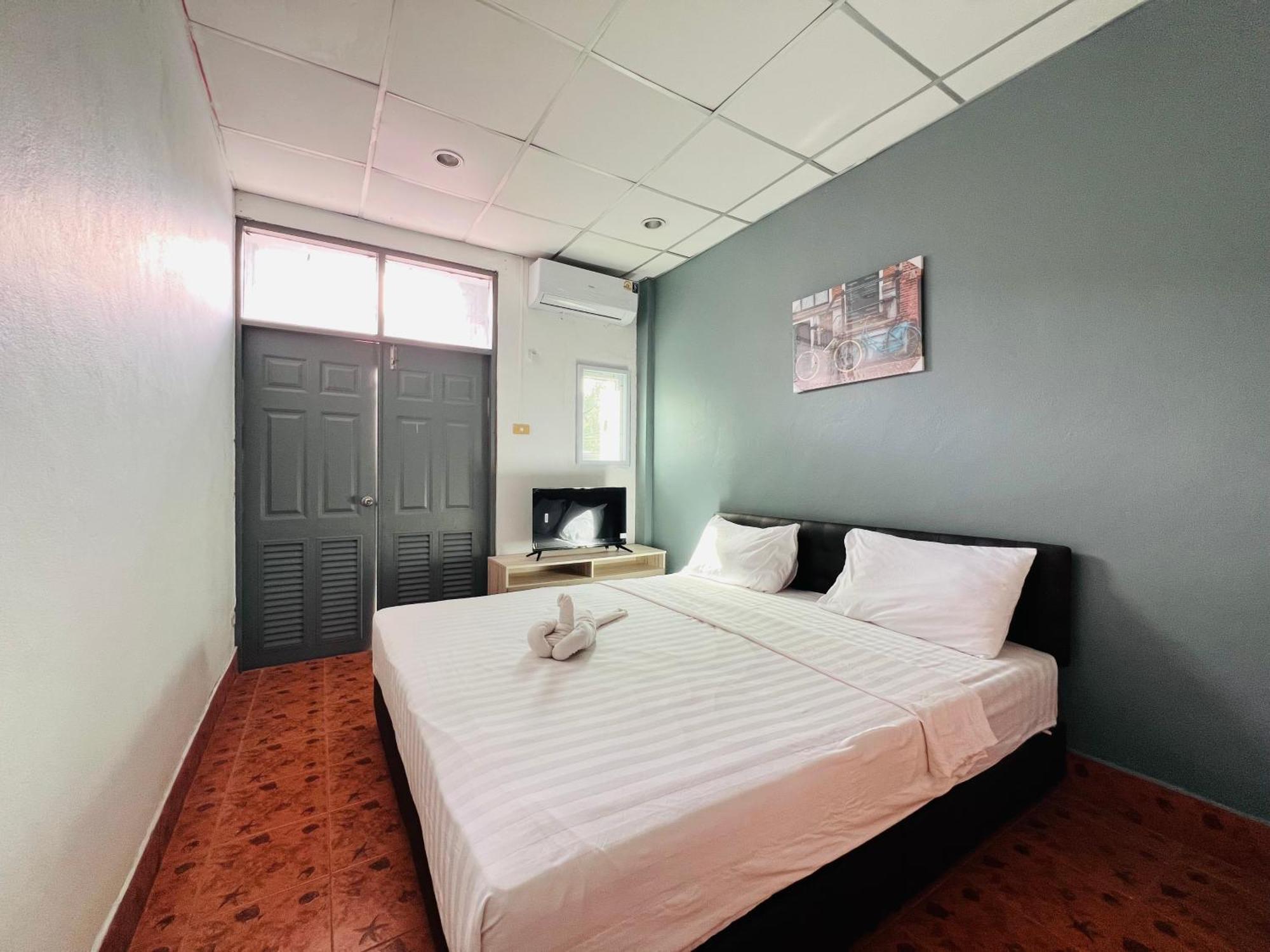Patong Adventure Hostel Dış mekan fotoğraf
