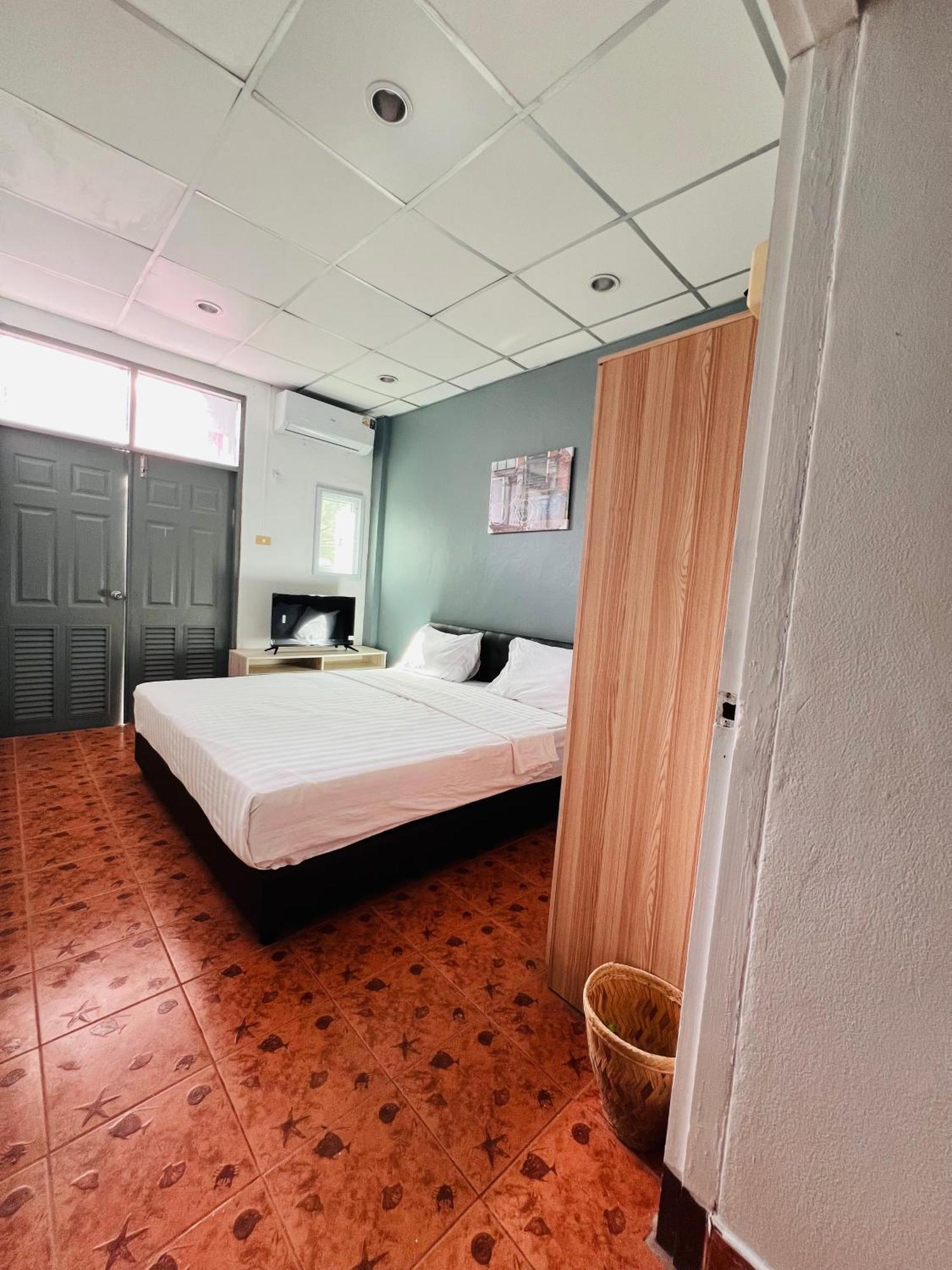 Patong Adventure Hostel Dış mekan fotoğraf