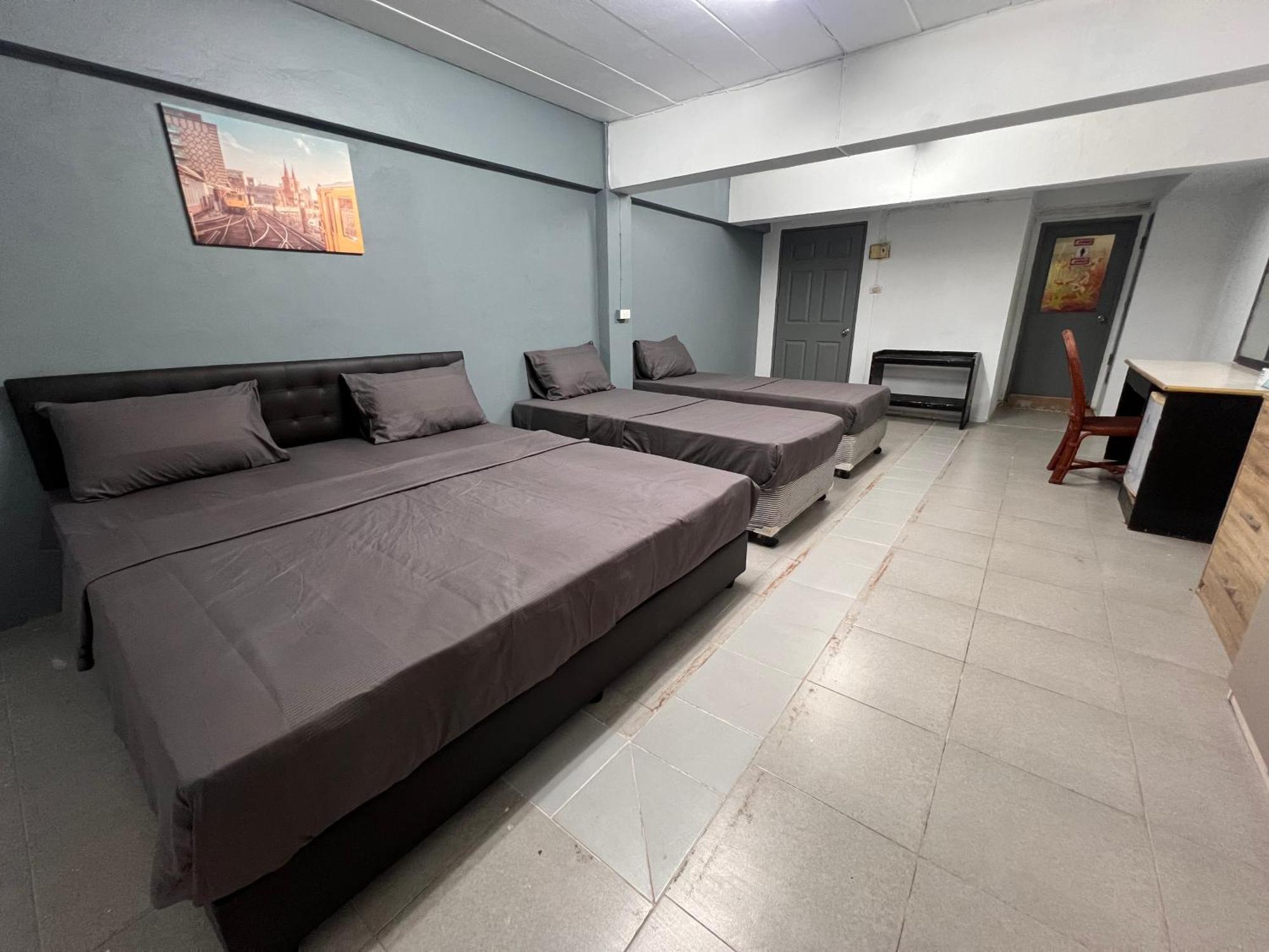 Patong Adventure Hostel Dış mekan fotoğraf