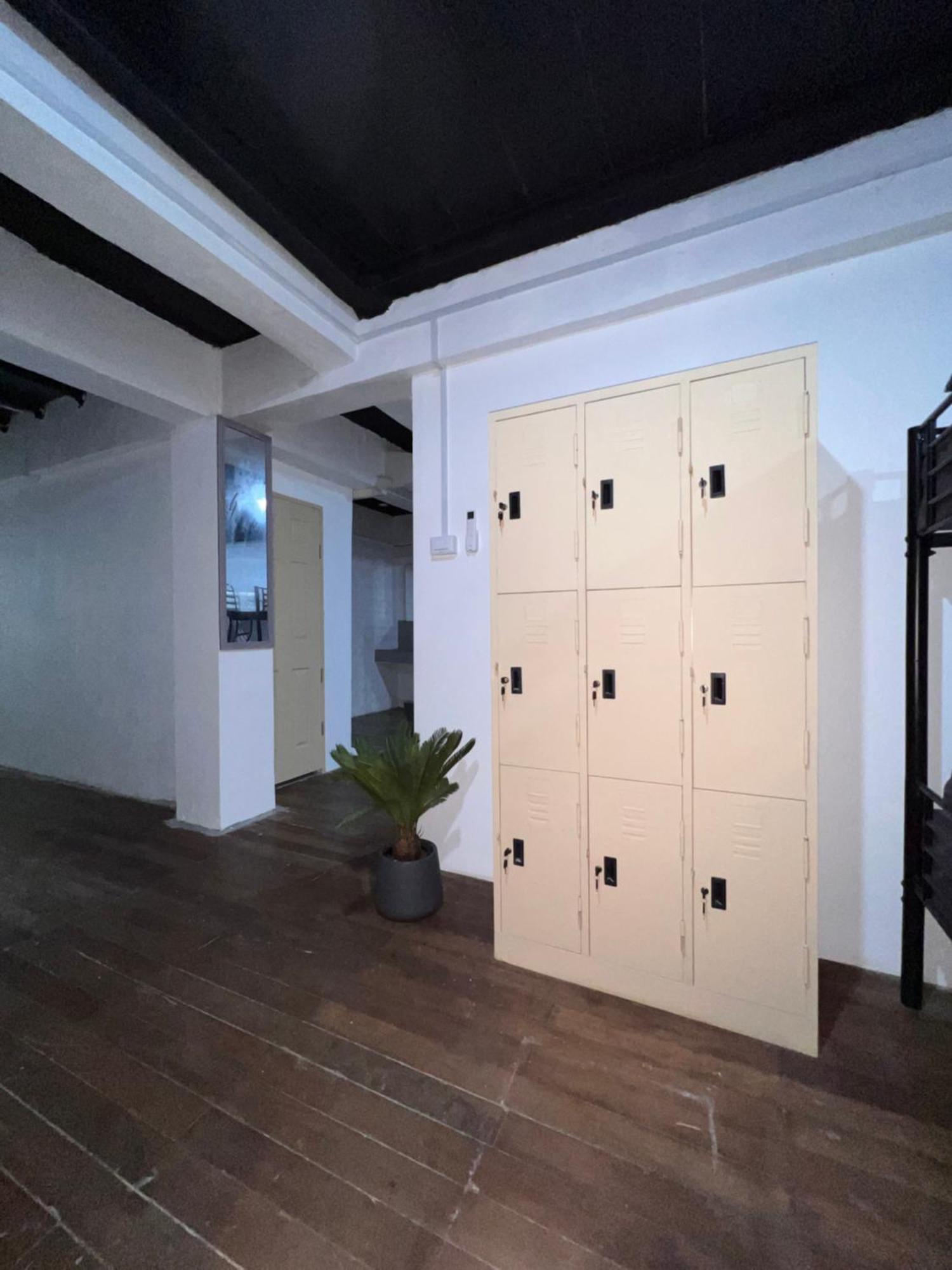 Patong Adventure Hostel Dış mekan fotoğraf