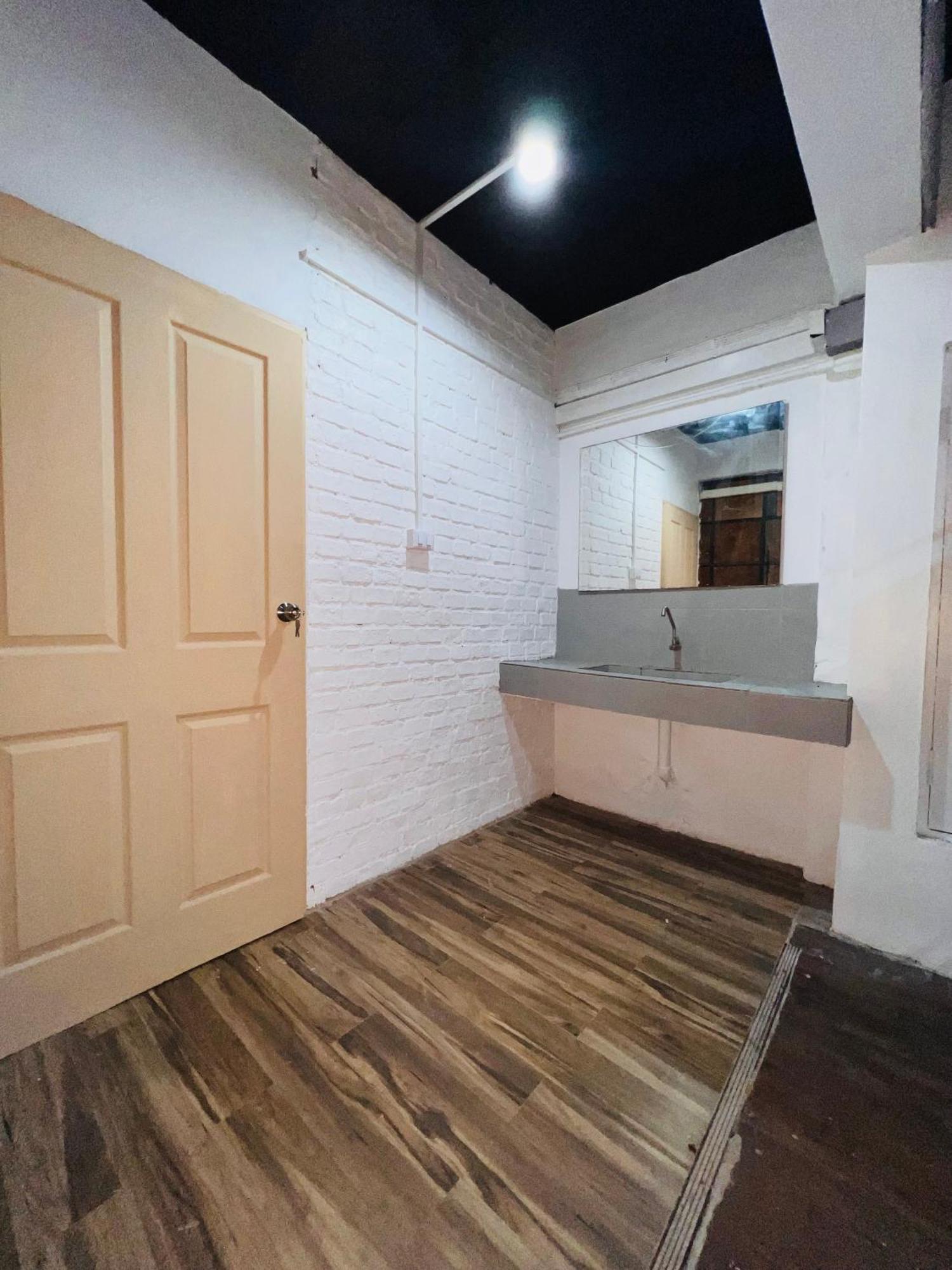 Patong Adventure Hostel Dış mekan fotoğraf