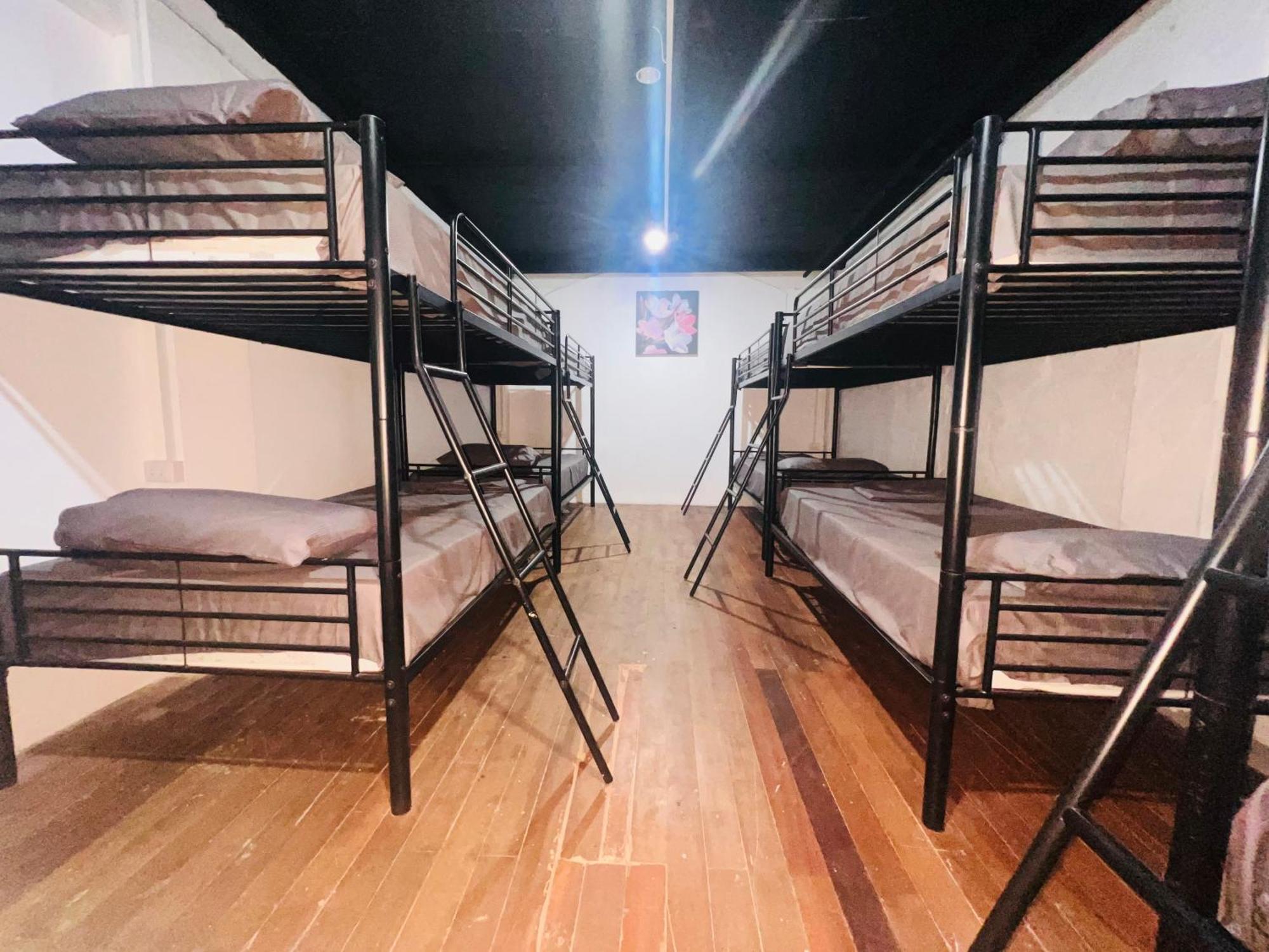 Patong Adventure Hostel Dış mekan fotoğraf