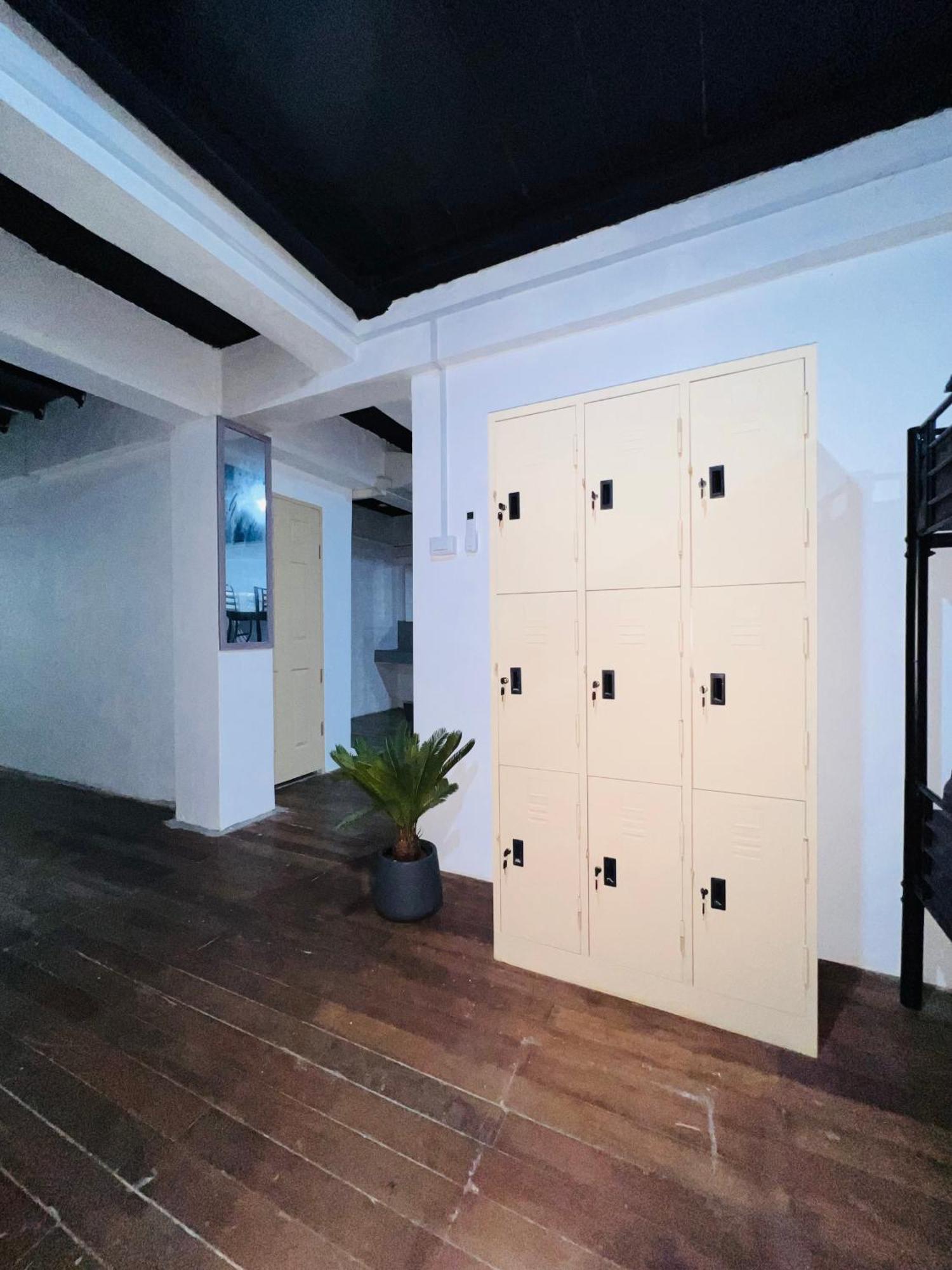 Patong Adventure Hostel Dış mekan fotoğraf