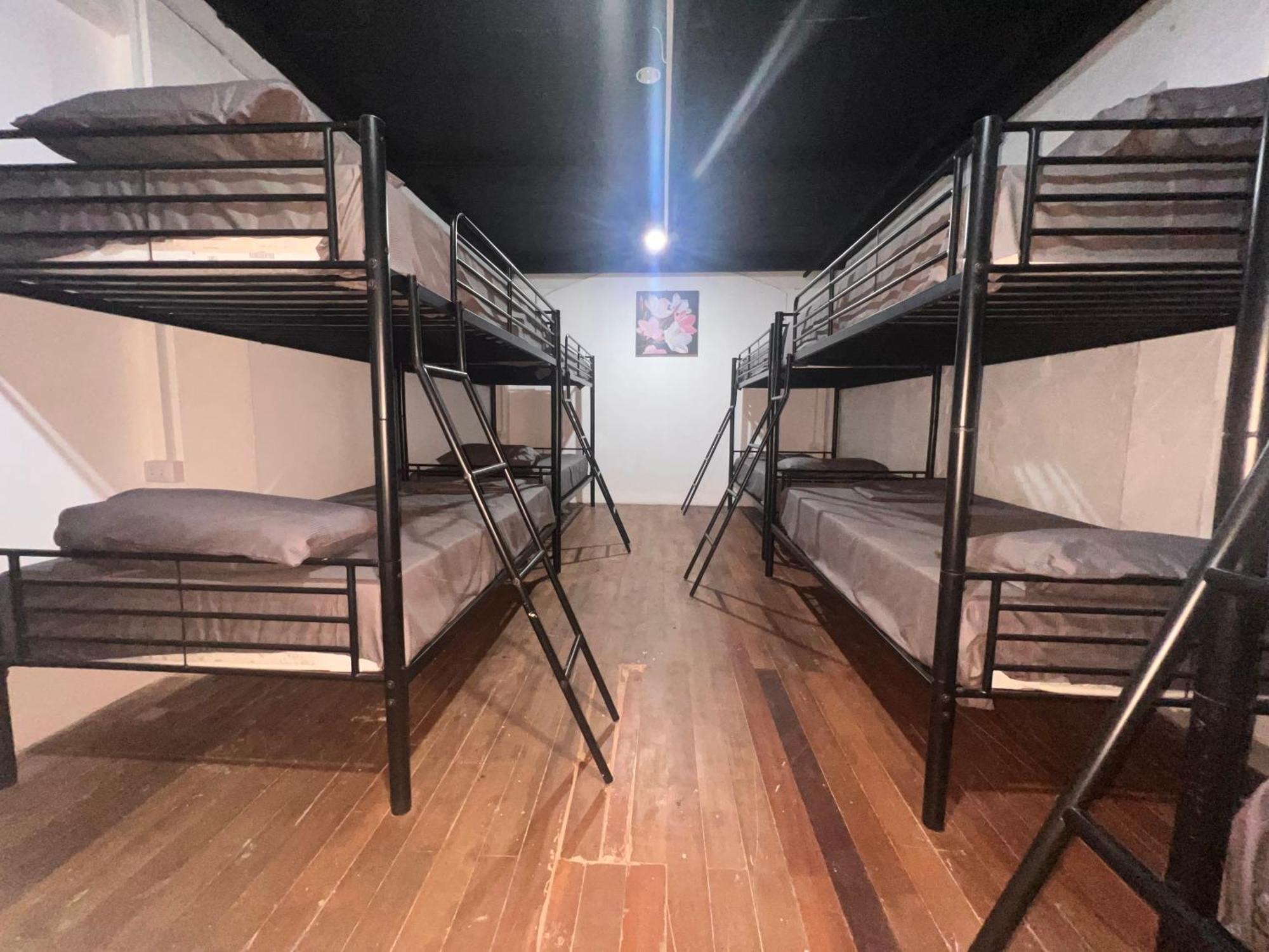 Patong Adventure Hostel Dış mekan fotoğraf