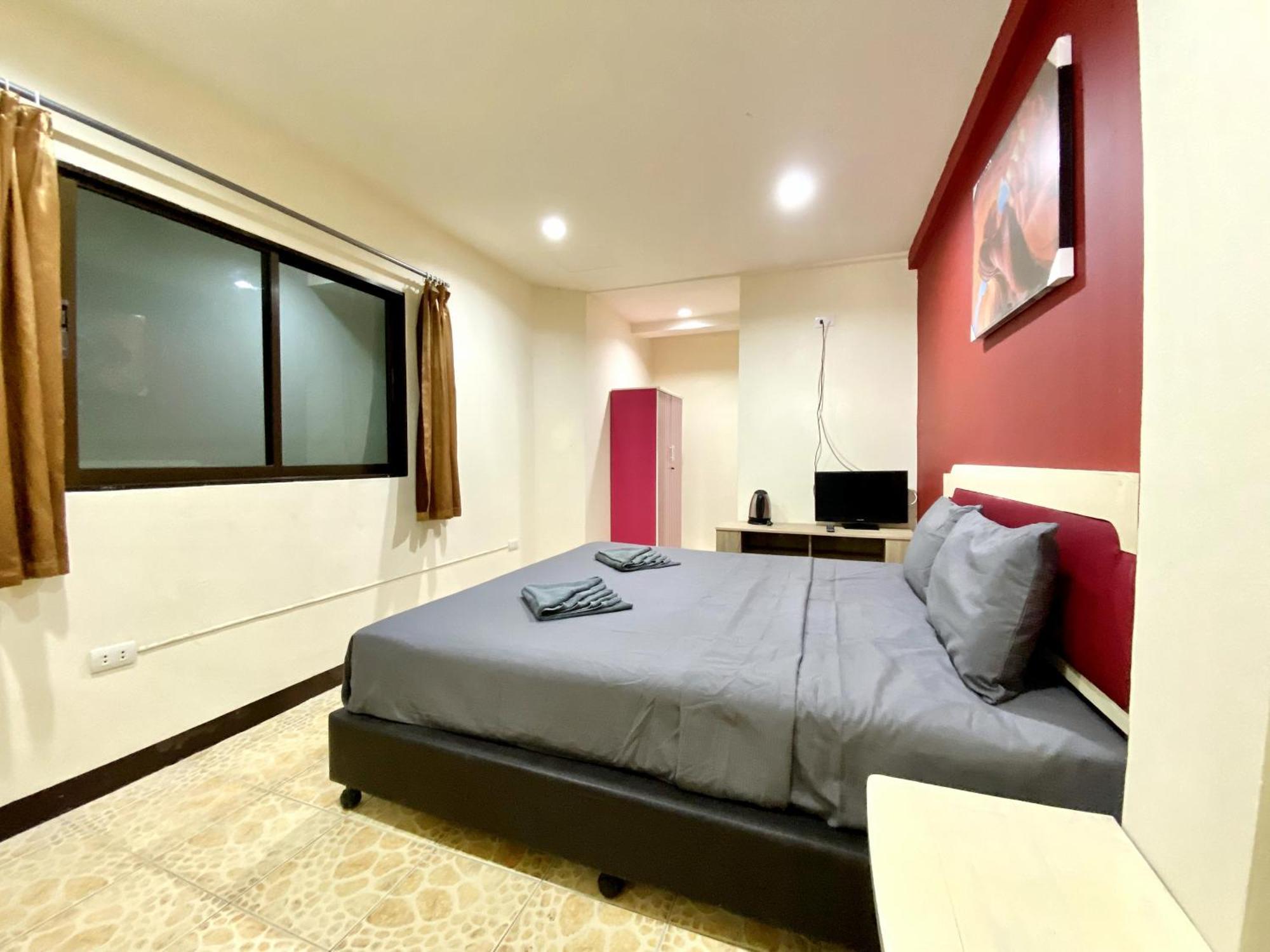 Patong Adventure Hostel Dış mekan fotoğraf