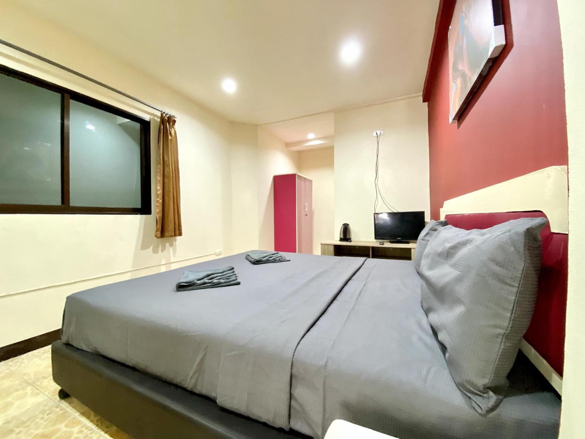 Patong Adventure Hostel Dış mekan fotoğraf