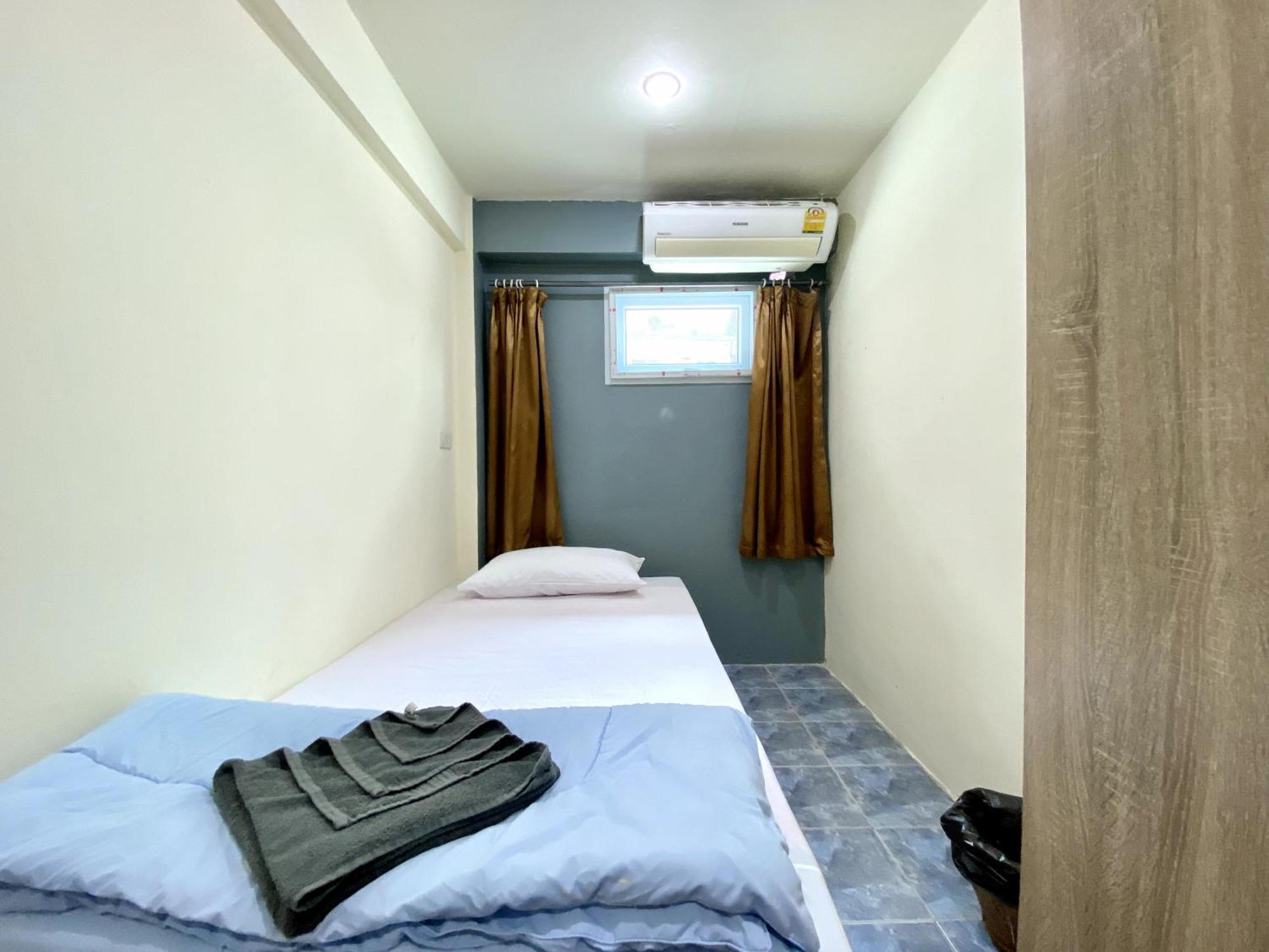Patong Adventure Hostel Dış mekan fotoğraf