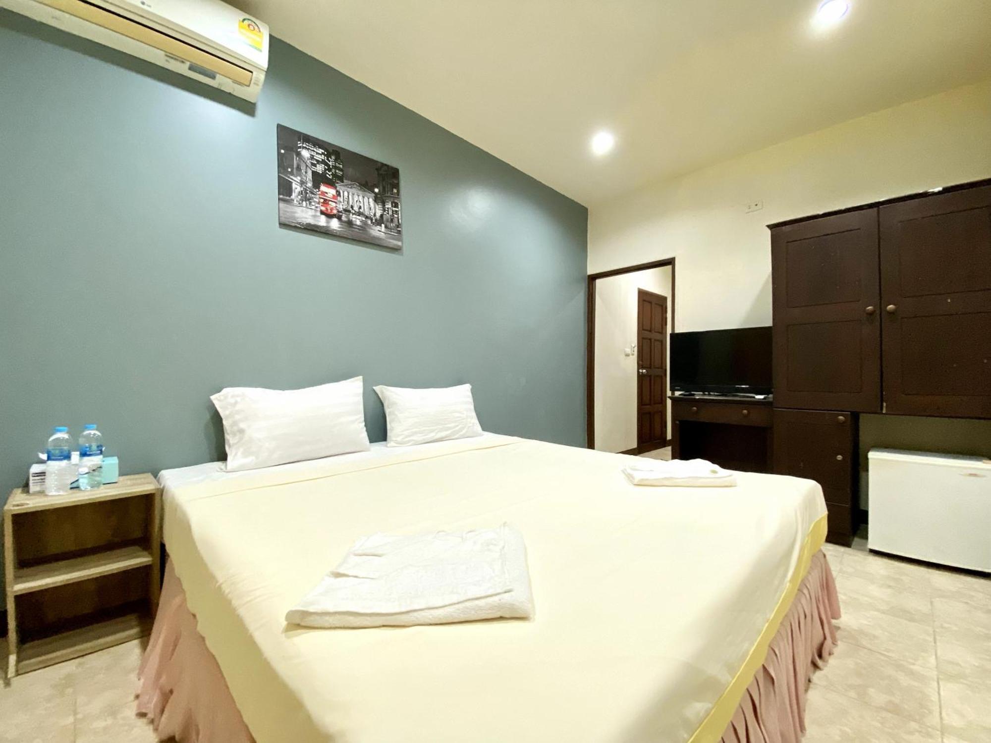 Patong Adventure Hostel Dış mekan fotoğraf