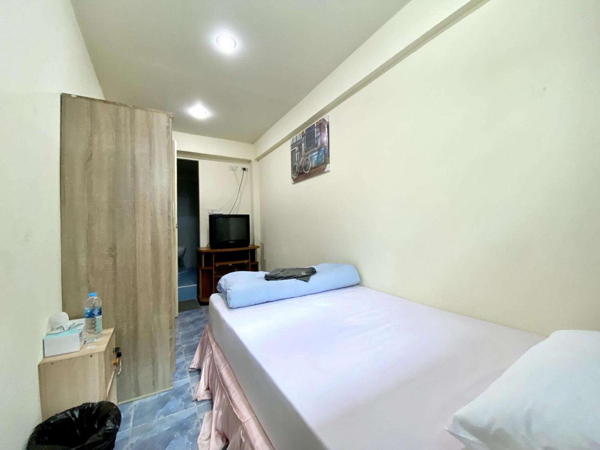 Patong Adventure Hostel Dış mekan fotoğraf